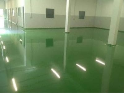 Piso epóxi para oficina mecânica