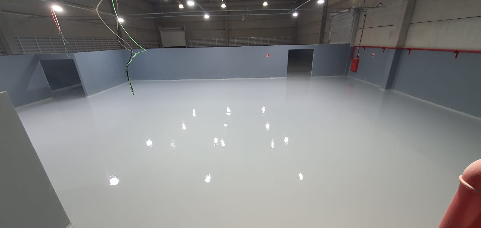 Piso industrial de alta resistência